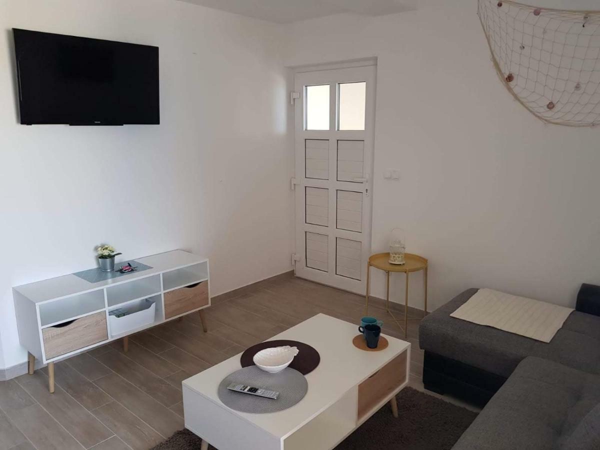 Steffano Apartment Karlobag Bagian luar foto